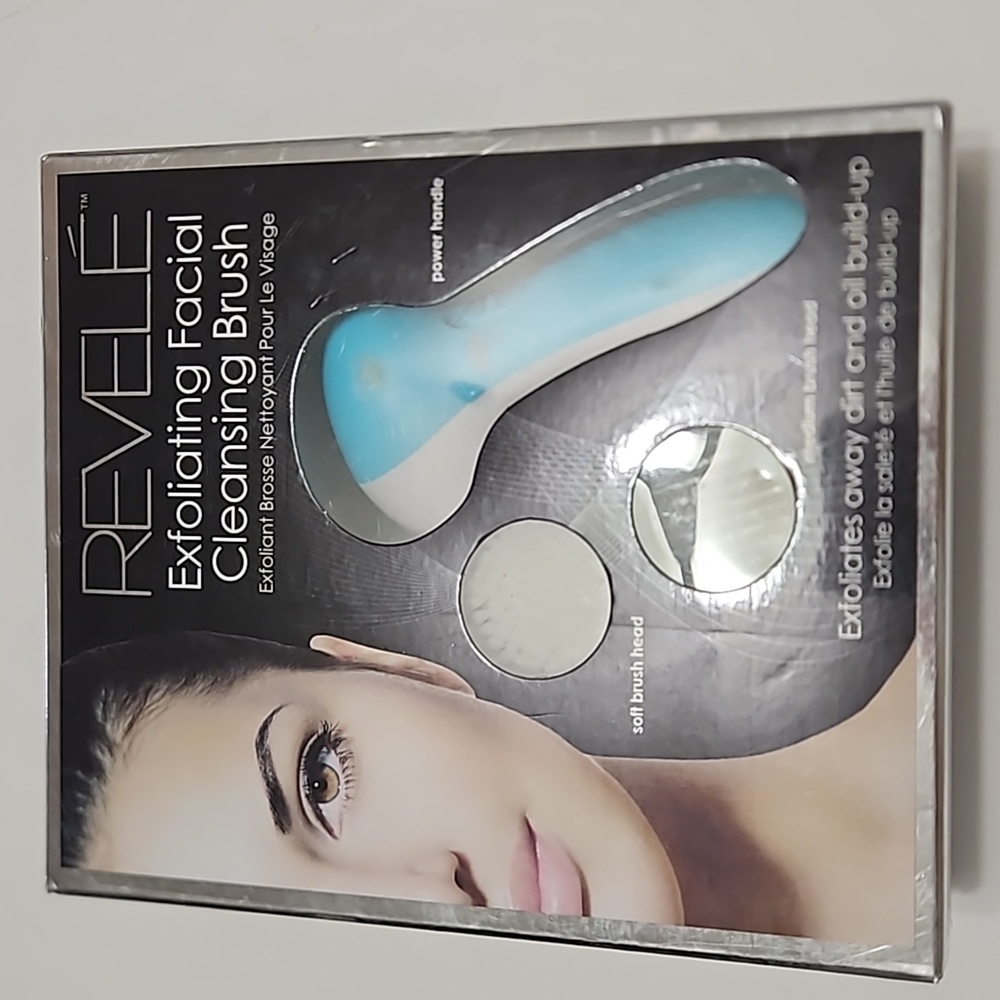 Revelé Exfoliating Facial Cleansing Brush W/2 Brush Heads